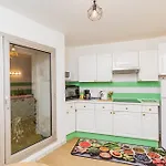Apartment Near Buttes Chaumont